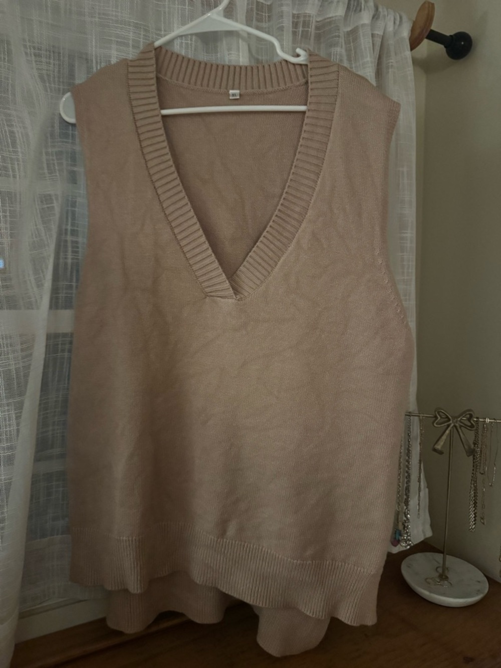 Women's V-Neck Sleeveless Knit Sweater Vest - Beige